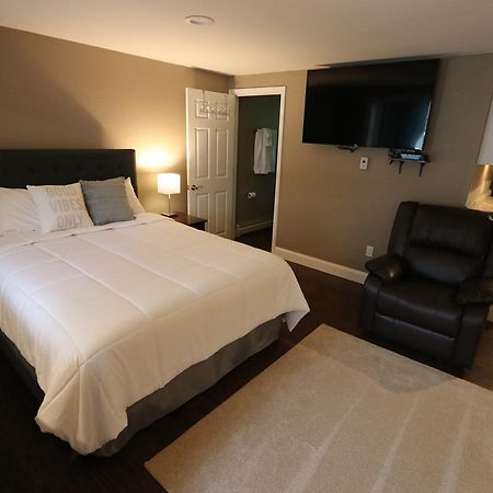 Brimley Motel Suites ภายนอก รูปภาพ