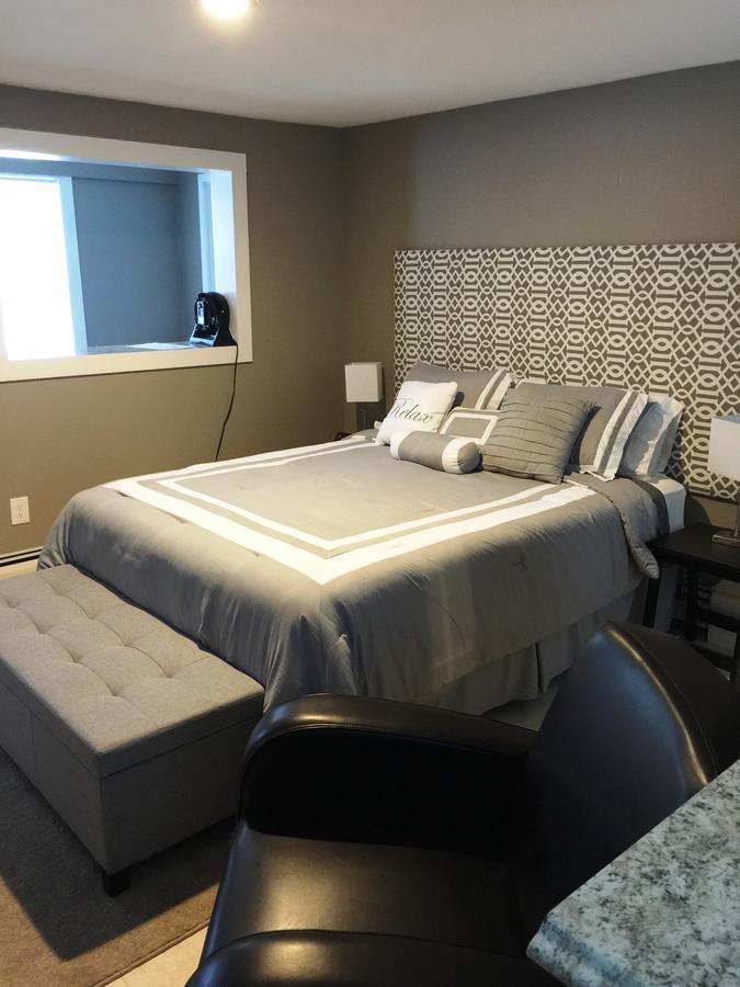 Brimley Motel Suites ภายนอก รูปภาพ