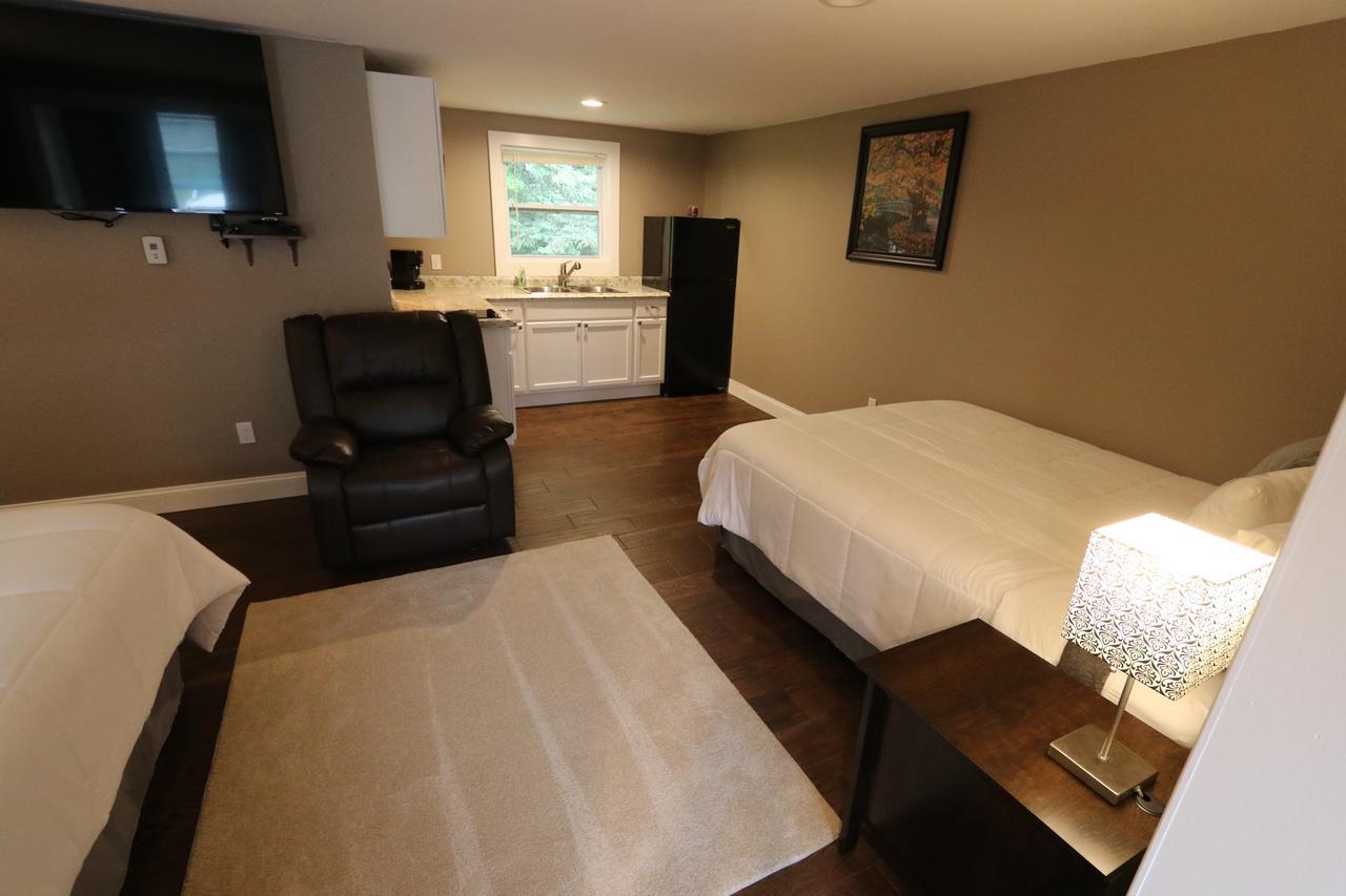 Brimley Motel Suites ภายนอก รูปภาพ